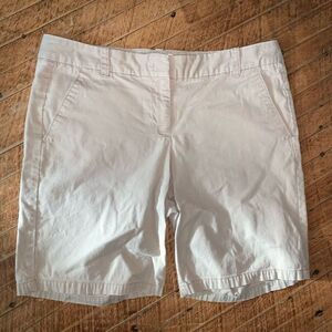 J Crew beige flat front business casual size 6 Bermuda shorts